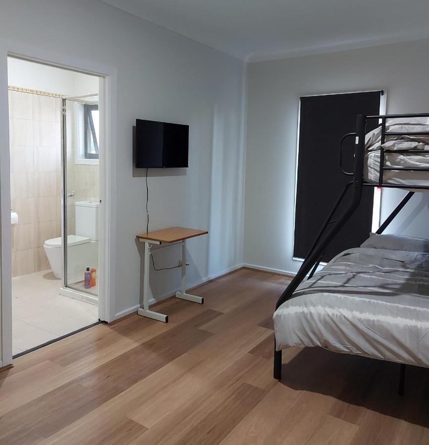 Maruve Guesthouse 12 Min From Melb Airport Мелбърн Екстериор снимка